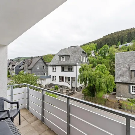 Schoenes Mit Terrasse