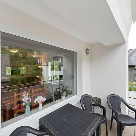 Schoenes Mit Terrasse Feriehus